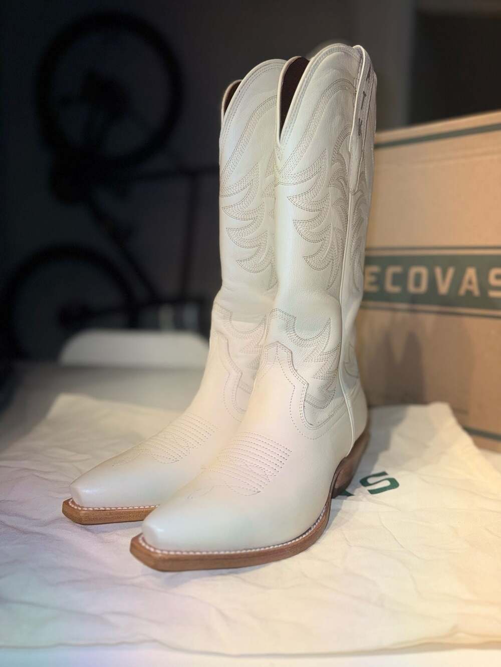 Tecovas The Annie Snip Toe Cowgirl Boots in Bone Sz 6,5 reg - Picture 4 of 10